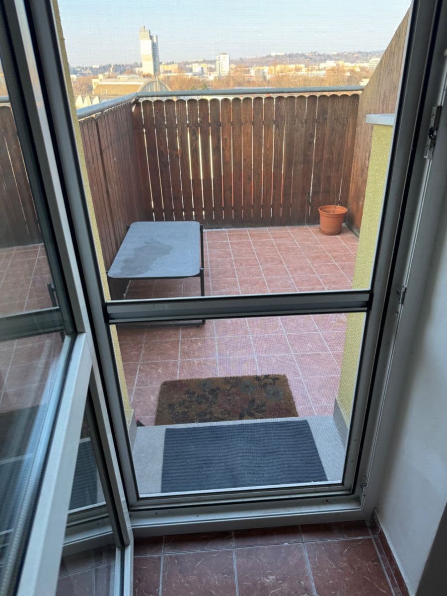 1 bedroom with open-plan kitchen flat to rent, 78 m², Komárovská, Brno, Jihomoravský Region 1 bedroom with open-plan kitchen flat to rent, 78 m², Komárovská, Brno, Jihomoravský Region