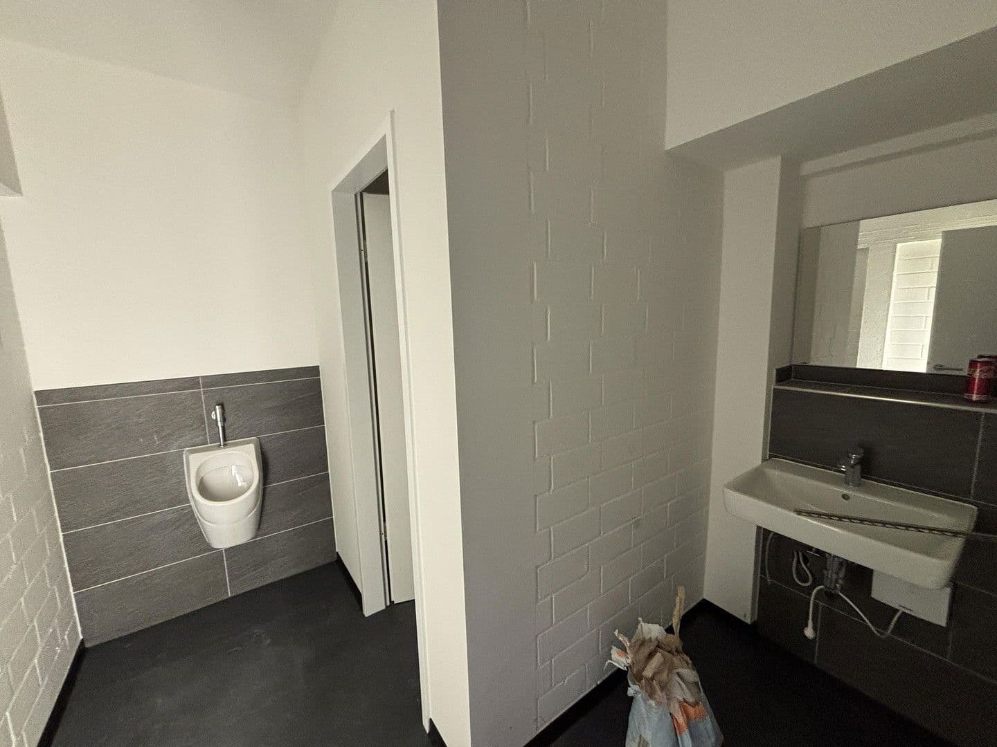 non-residential property to rent, 520 m², Moselstr. 14, Neuss, North Rhine-Westphalia non-residential property to rent, 520 m², Moselstr. 14, Neuss, North Rhine-Westphalia