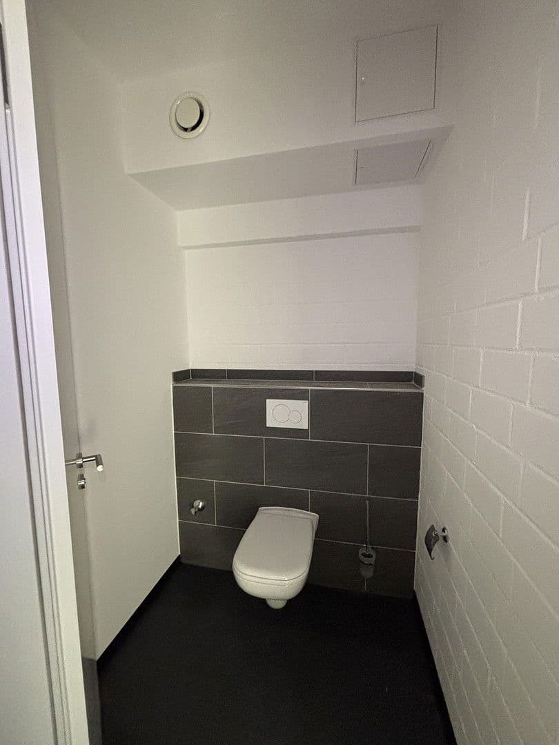 non-residential property to rent, 520 m², Moselstr. 14, Neuss, North Rhine-Westphalia non-residential property to rent, 520 m², Moselstr. 14, Neuss, North Rhine-Westphalia