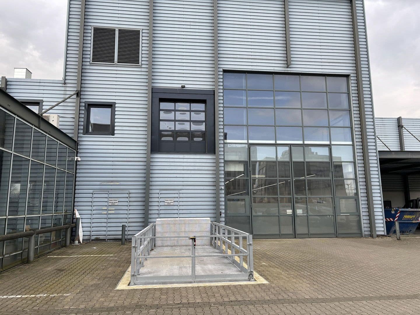 non-residential property to rent, 520 m², Moselstr. 14, Neuss, North Rhine-Westphalia non-residential property to rent, 520 m², Moselstr. 14, Neuss, North Rhine-Westphalia