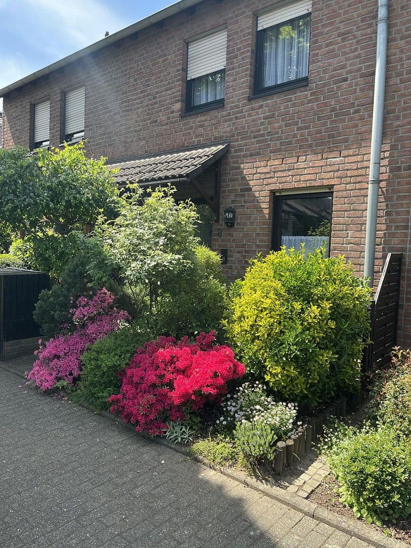 house for sale, 112 m², Maria-Montessori-Straße 8, Monheim am Rhein, North Rhine-Westphalia house for sale, 112 m², Maria-Montessori-Straße 8, Monheim am Rhein, North Rhine-Westphalia