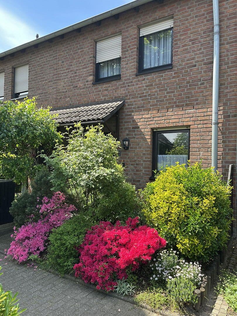 house for sale, 112 m², Maria-Montessori-Straße 8, Monheim am Rhein, North Rhine-Westphalia house for sale, 112 m², Maria-Montessori-Straße 8, Monheim am Rhein, North Rhine-Westphalia