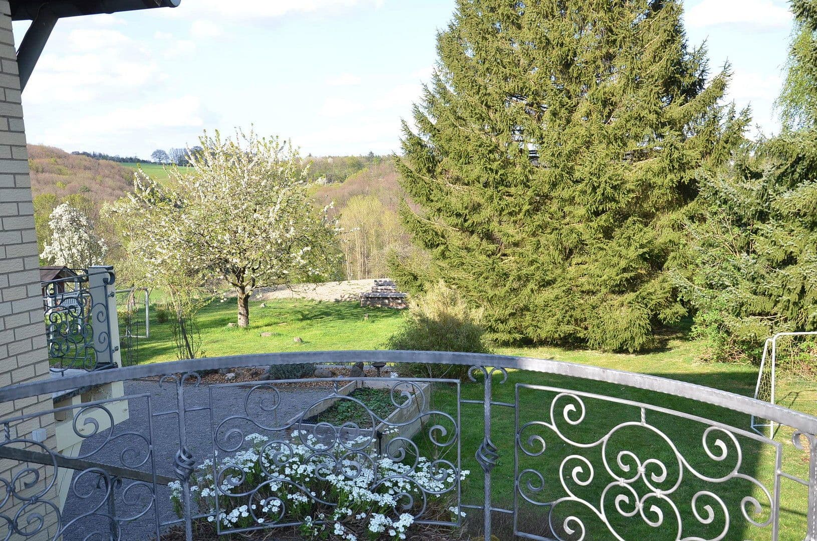 house for sale, 350 m², Dorfstraße 17, Breitscheid, Rhineland-Palatinate house for sale, 350 m², Dorfstraße 17, Breitscheid, Rhineland-Palatinate