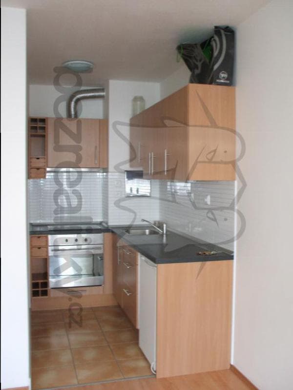 Studio flat to rent, 37 m², Poupětova, Prague, Prague Studio flat to rent, 37 m², Poupětova, Prague, Prague