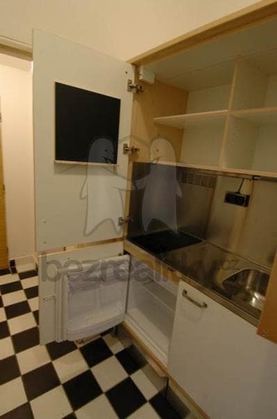 Studio flat to rent, 32 m², Rokycanova, Prague, Prague Studio flat to rent, 32 m², Rokycanova, Prague, Prague
