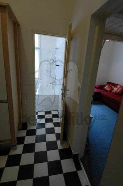 Studio flat to rent, 32 m², Rokycanova, Prague, Prague Studio flat to rent, 32 m², Rokycanova, Prague, Prague