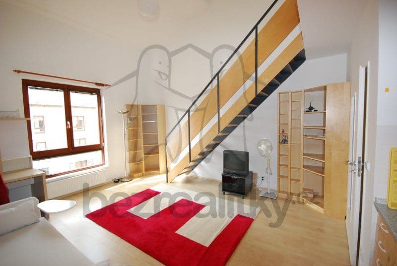 Studio flat to rent, 49 m², Za Mlýnem, Hostivice, Středočeský Region Studio flat to rent, 49 m², Za Mlýnem, Hostivice, Středočeský Region