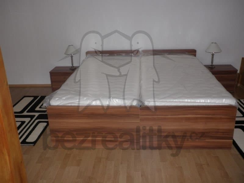 3 bedroom flat to rent, 135 m², Husova třída, České Budějovice, Jihočeský Region