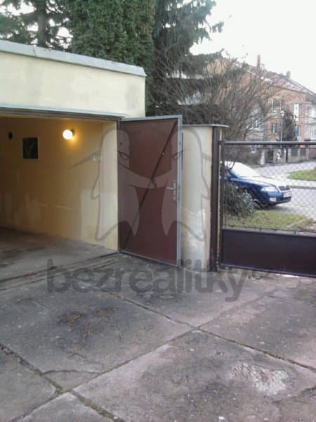garage to rent, 20 m², Teslova, Brno, Jihomoravský Region garage to rent, 20 m², Teslova, Brno, Jihomoravský Region