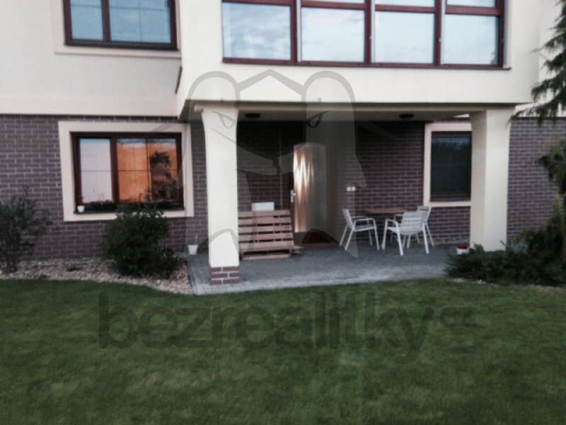 2 bedroom flat to rent, 57 m², Sadová, Statenice, Středočeský Region 2 bedroom flat to rent, 57 m², Sadová, Statenice, Středočeský Region