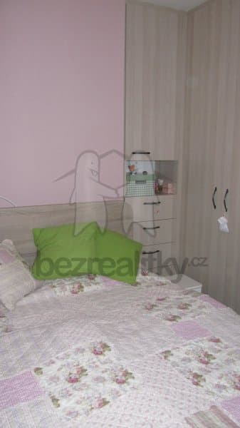 1 bedroom with open-plan kitchen flat to rent, 42 m², Humpolecká, Prague, Prague 1 bedroom with open-plan kitchen flat to rent, 42 m², Humpolecká, Prague, Prague