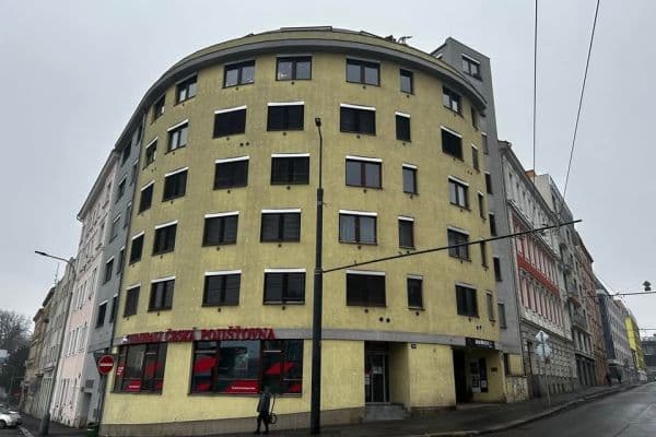 2 bedroom with open-plan kitchen flat to rent, 82 m², Na Žertvách, Praha 2 bedroom with open-plan kitchen flat to rent, 82 m², Na Žertvách, Praha