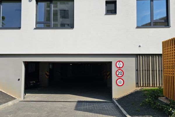 garage to rent, 18 m², Kardausova, Praha garage to rent, 18 m², Kardausova, Praha