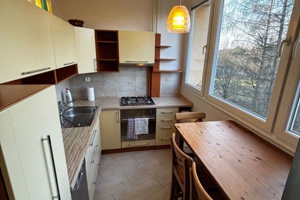 3 bedroom flat to rent, 72 m², Milénova, Brno 3 bedroom flat to rent, 72 m², Milénova, Brno