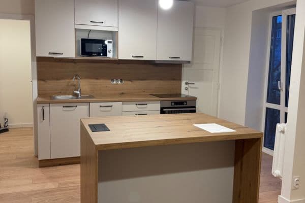 1 bedroom with open-plan kitchen flat to rent, 60 m², náměstí V. Řezáče, Karlovy Vary 1 bedroom with open-plan kitchen flat to rent, 60 m², náměstí V. Řezáče, Karlovy Vary