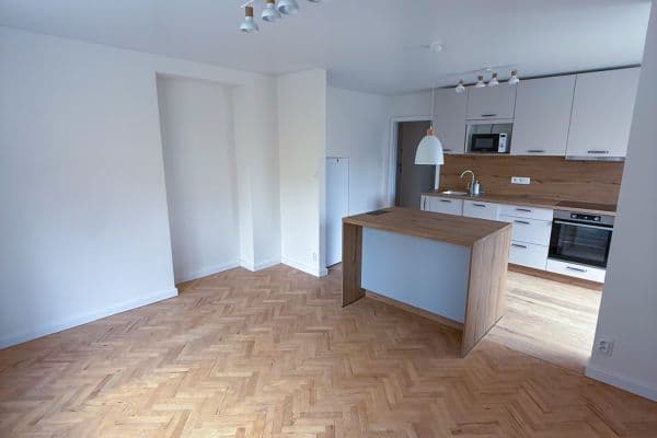 1 bedroom with open-plan kitchen flat to rent, 60 m², náměstí V. Řezáče, Karlovy Vary 1 bedroom with open-plan kitchen flat to rent, 60 m², náměstí V. Řezáče, Karlovy Vary