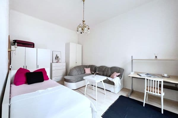 Studio flat to rent, 19 m², Londýnská, Praha Studio flat to rent, 19 m², Londýnská, Praha