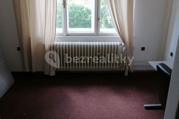 2 bedroom with open-plan kitchen flat to rent, 10 m², Slivenecká, Praha 2 bedroom with open-plan kitchen flat to rent, 10 m², Slivenecká, Praha