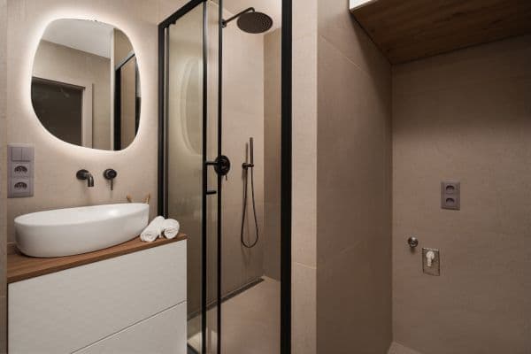 2 bedroom with open-plan kitchen flat for sale, 63 m², Severní, Hradec Králové, Královéhradecký Region 2 bedroom with open-plan kitchen flat for sale, 63 m², Severní, Hradec Králové, Královéhradecký Region