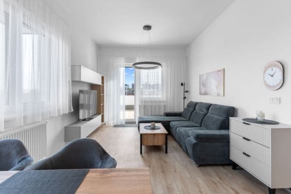 2 bedroom with open-plan kitchen flat to rent, 72 m², K Barrandovu, Praha 2 bedroom with open-plan kitchen flat to rent, 72 m², K Barrandovu, Praha