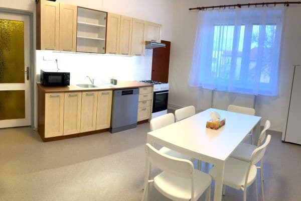 3 bedroom flat to rent, 90 m², Krkoškova, Brno 3 bedroom flat to rent, 90 m², Krkoškova, Brno