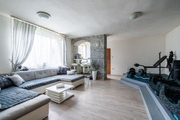 4 bedroom flat to rent, 110 m², U Kaple, Ostopovice 4 bedroom flat to rent, 110 m², U Kaple, Ostopovice