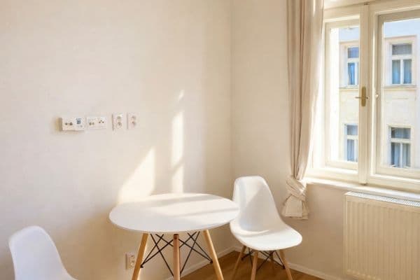 Studio flat to rent, 24 m², Staropramenná, Praha Studio flat to rent, 24 m², Staropramenná, Praha