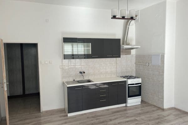 2 bedroom with open-plan kitchen flat to rent, 64 m², Pernštýnské náměstí, Pardubice 2 bedroom with open-plan kitchen flat to rent, 64 m², Pernštýnské náměstí, Pardubice