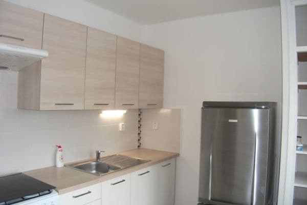3 bedroom flat to rent, 68 m², Rustaveliho, Bratislava 3 bedroom flat to rent, 68 m², Rustaveliho, Bratislava