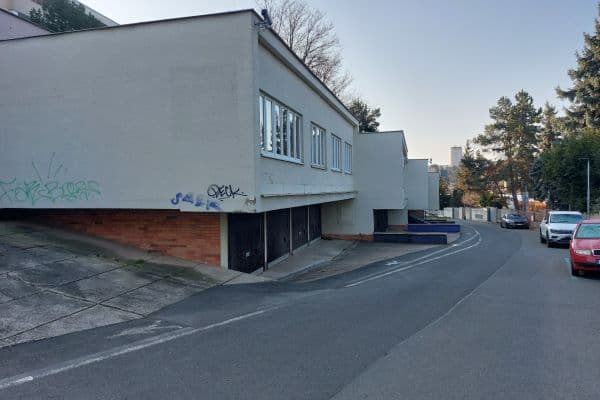 garage to rent, 17 m², Nad cihelnou, Praha garage to rent, 17 m², Nad cihelnou, Praha