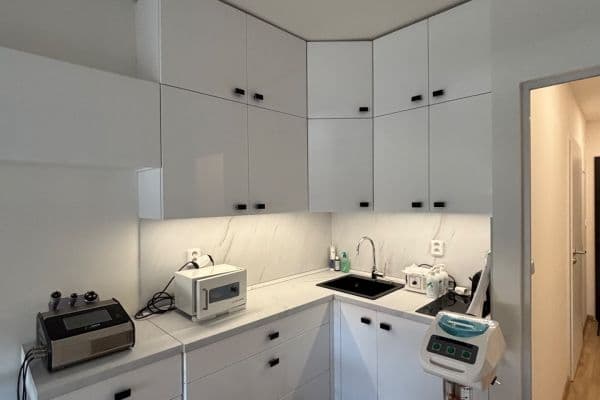 non-residential property to rent, 25 m², Peroutkova, Praha non-residential property to rent, 25 m², Peroutkova, Praha