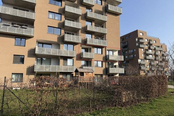 2 bedroom with open-plan kitchen flat to rent, 84 m², Zvěřinova, Praha 2 bedroom with open-plan kitchen flat to rent, 84 m², Zvěřinova, Praha