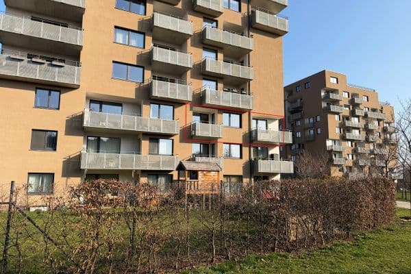 2 bedroom with open-plan kitchen flat to rent, 84 m², Zvěřinova, Praha 2 bedroom with open-plan kitchen flat to rent, 84 m², Zvěřinova, Praha