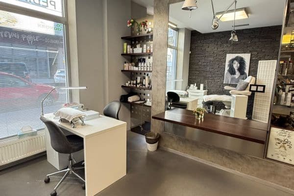 non-residential property to rent, 25 m², Tusarova, Praha non-residential property to rent, 25 m², Tusarova, Praha