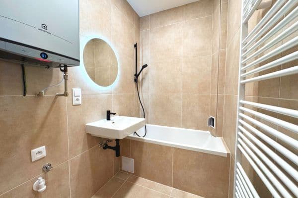 1 bedroom with open-plan kitchen flat for sale, 45 m², 5. května, Praha 1 bedroom with open-plan kitchen flat for sale, 45 m², 5. května, Praha