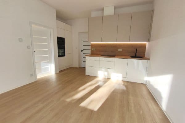 2 bedroom with open-plan kitchen flat to rent, 56 m², Hrdinů, Liberec 2 bedroom with open-plan kitchen flat to rent, 56 m², Hrdinů, Liberec