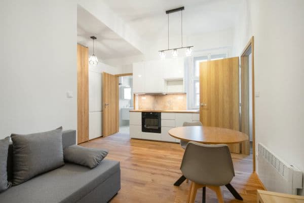 Studio flat to rent, 29 m², Bělehradská, Praha Studio flat to rent, 29 m², Bělehradská, Praha