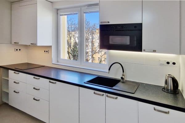 Studio flat to rent, 27 m², Slovenská, Praha Studio flat to rent, 27 m², Slovenská, Praha