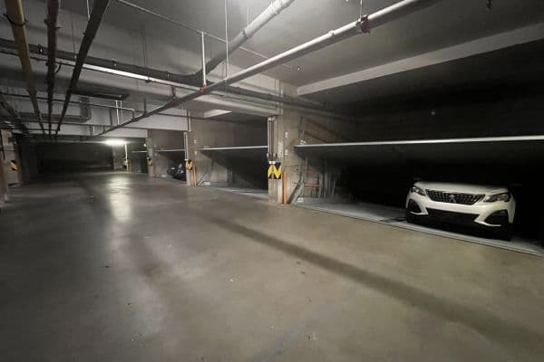 garage to rent, 10 m², Františka Kadlece, Praha garage to rent, 10 m², Františka Kadlece, Praha