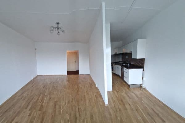 3 bedroom flat for sale, 81 m², Aubrechtové, Praha 3 bedroom flat for sale, 81 m², Aubrechtové, Praha