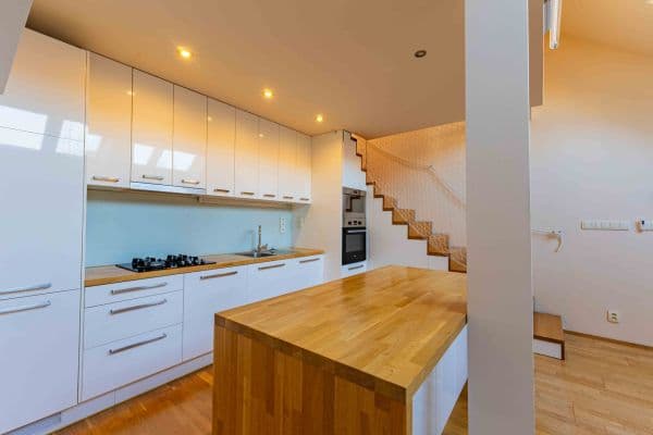 2 bedroom with open-plan kitchen flat to rent, 85 m², Čechova, Praha 2 bedroom with open-plan kitchen flat to rent, 85 m², Čechova, Praha