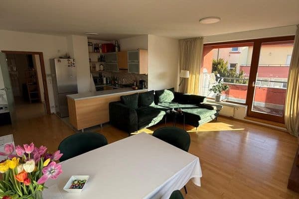 2 bedroom with open-plan kitchen flat to rent, 89 m², Ke Klimentce, Praha 2 bedroom with open-plan kitchen flat to rent, 89 m², Ke Klimentce, Praha