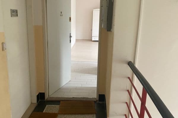 Studio flat for sale, 32 m², M. J. Lermontova, Praha Studio flat for sale, 32 m², M. J. Lermontova, Praha