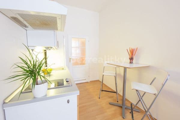 Studio flat to rent, 27 m², Klimentská, Praha Studio flat to rent, 27 m², Klimentská, Praha