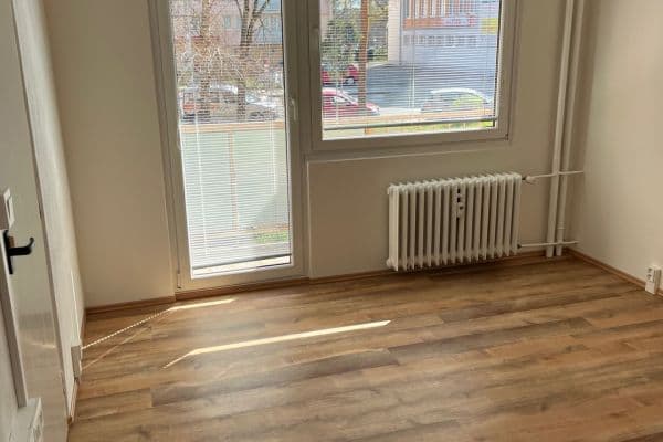 1 bedroom flat to rent, 37 m², Lidická třída, České Budějovice 1 bedroom flat to rent, 37 m², Lidická třída, České Budějovice