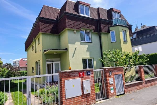 4 bedroom flat to rent, 129 m², Medkova, Praha 4 bedroom flat to rent, 129 m², Medkova, Praha