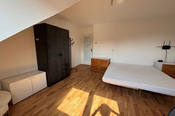 3 bedroom flat to rent, 100 m², Braškovská, Praha 3 bedroom flat to rent, 100 m², Braškovská, Praha