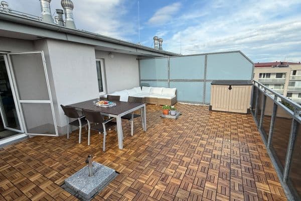 2 bedroom with open-plan kitchen flat to rent, 100 m², Českodubská, Praha 2 bedroom with open-plan kitchen flat to rent, 100 m², Českodubská, Praha