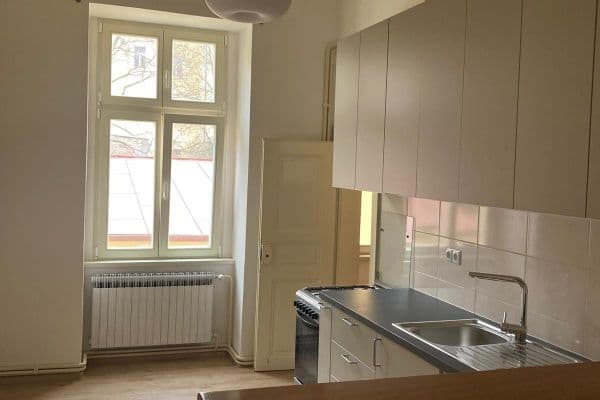 3 bedroom flat to rent, 107 m², Sázavská, Praha 3 bedroom flat to rent, 107 m², Sázavská, Praha