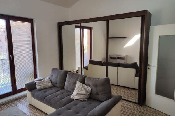 1 bedroom flat to rent, 40 m², Jaroslava Foglara, Praha 1 bedroom flat to rent, 40 m², Jaroslava Foglara, Praha